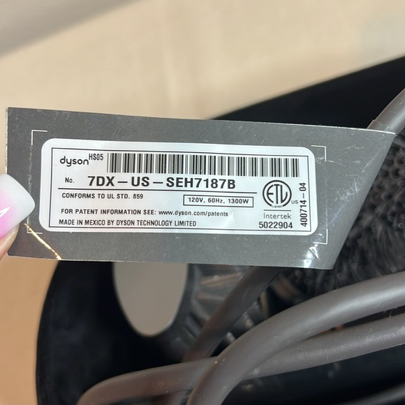 Dyson Airwrap Complete Styler Set – Nickel/Copper with Attachments & Case - Picture 7 of 7